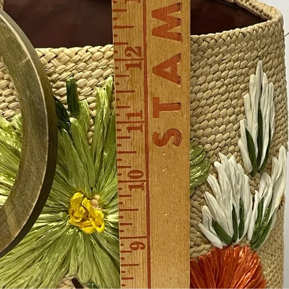 Vintage Embroidered Raffia Straw Tote 3D Floral Boho Market Bag Wooden Handles - Picture 11 of 12